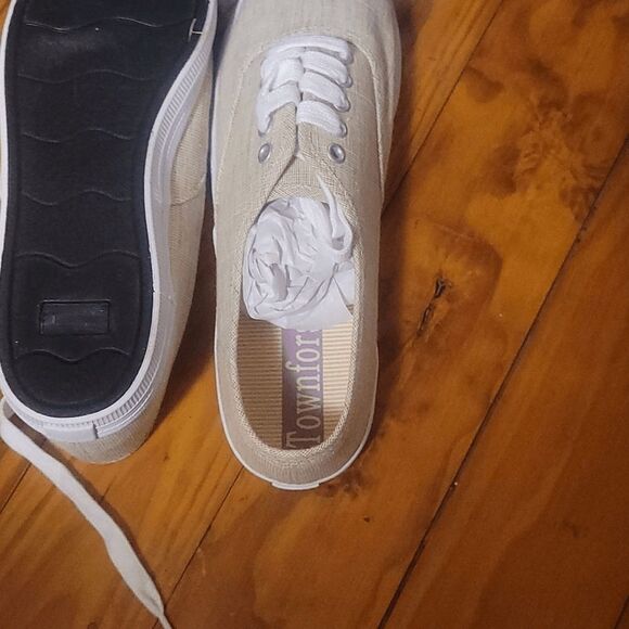 Town forster Sneakers Tan Size 9 Khaki Lace up shoes NWT - Picture 3 of 3